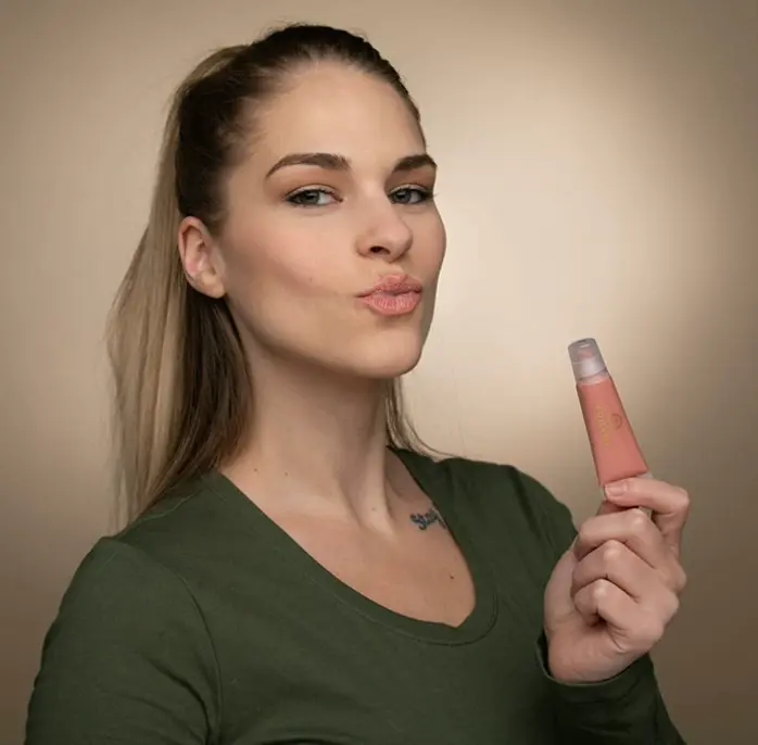 Dr Liia's Vibrant Eco-Friendly Lip Moisturizer - Featherlight Moisturizing